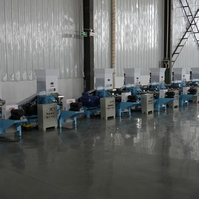 MIKIM Grass Carp Fish Feed Pellet Machines 450kg / H Tipe Basah