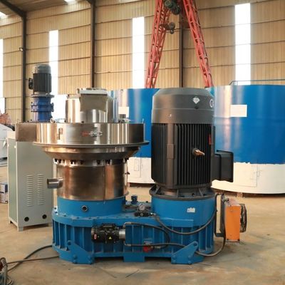 CE Biomass Spruce Pellet Mill Line Mesin Pelet Kayu 800-1000kg / jam