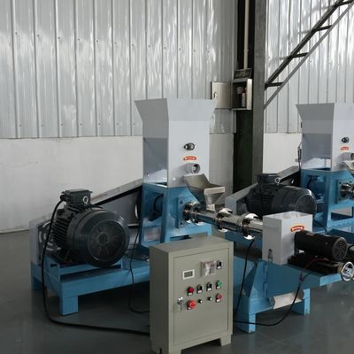 Efisiensi Tinggi Peternakan Rumah Kecil Air Dingin Makanan Hewan Peliharaan Terapung Ikan Udang Pakan Hewan Pellet Extruder Sekrup Kembar Kecil